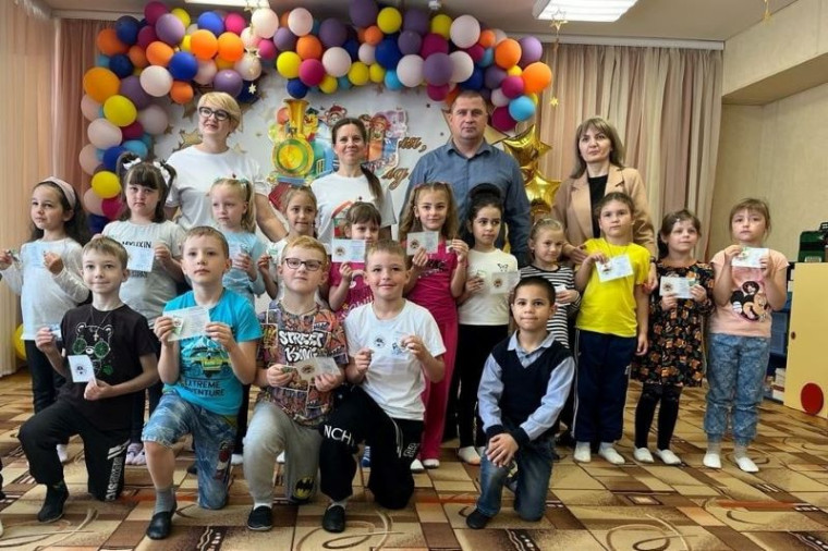 Воспитанники Новоусманского детского сада №1 награждены знаками отличия ГТО. Воспитанники Новоусманского детского сада №1 награждены знаками отличия ГТО.