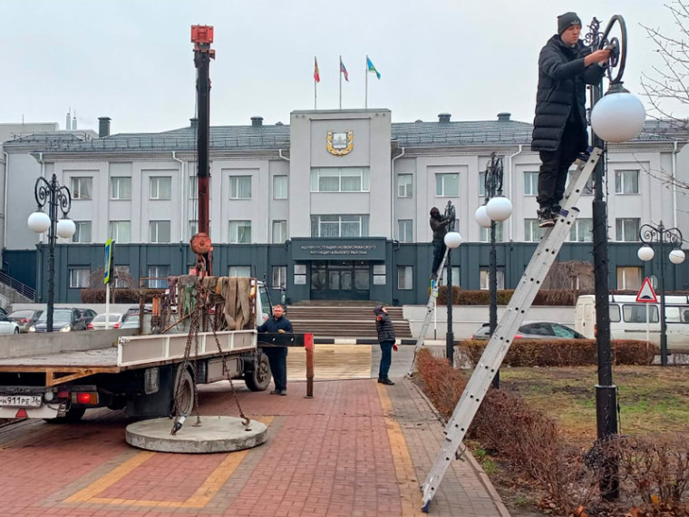 Началась подготовка к наступающим праздникам. Началась подготовка к наступающим праздникам.